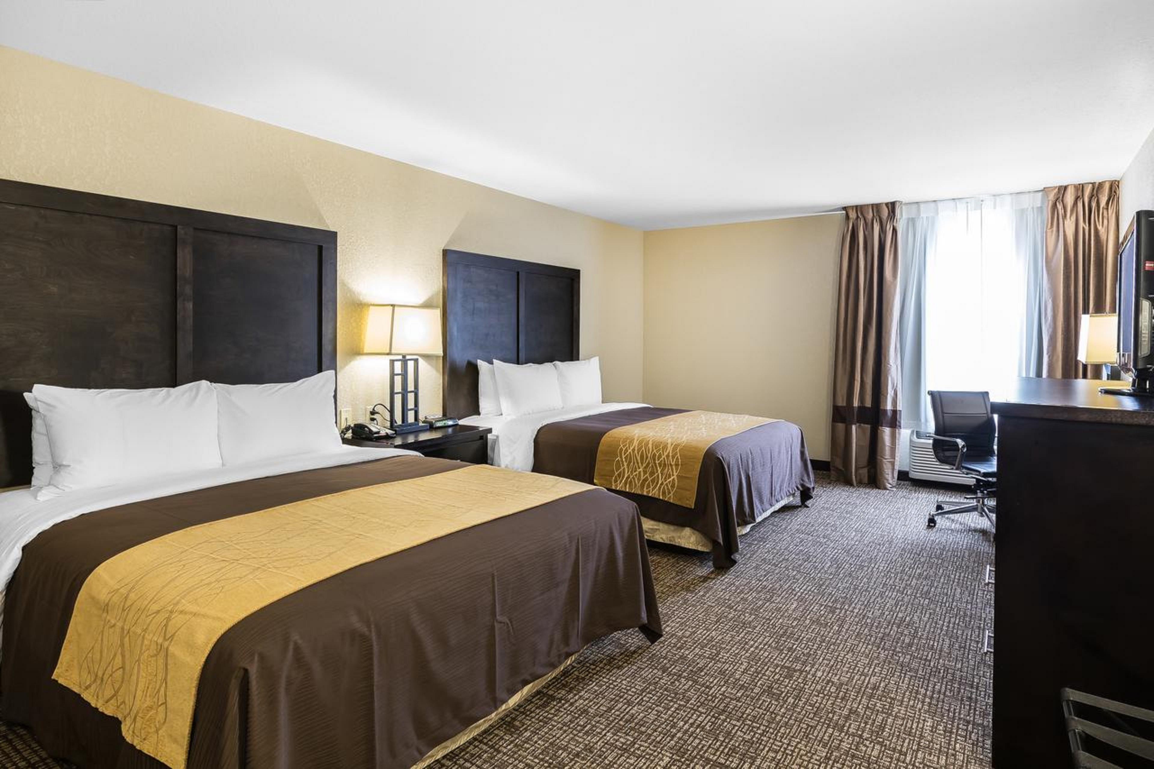Comfort & - Dearborn Hotel 3*