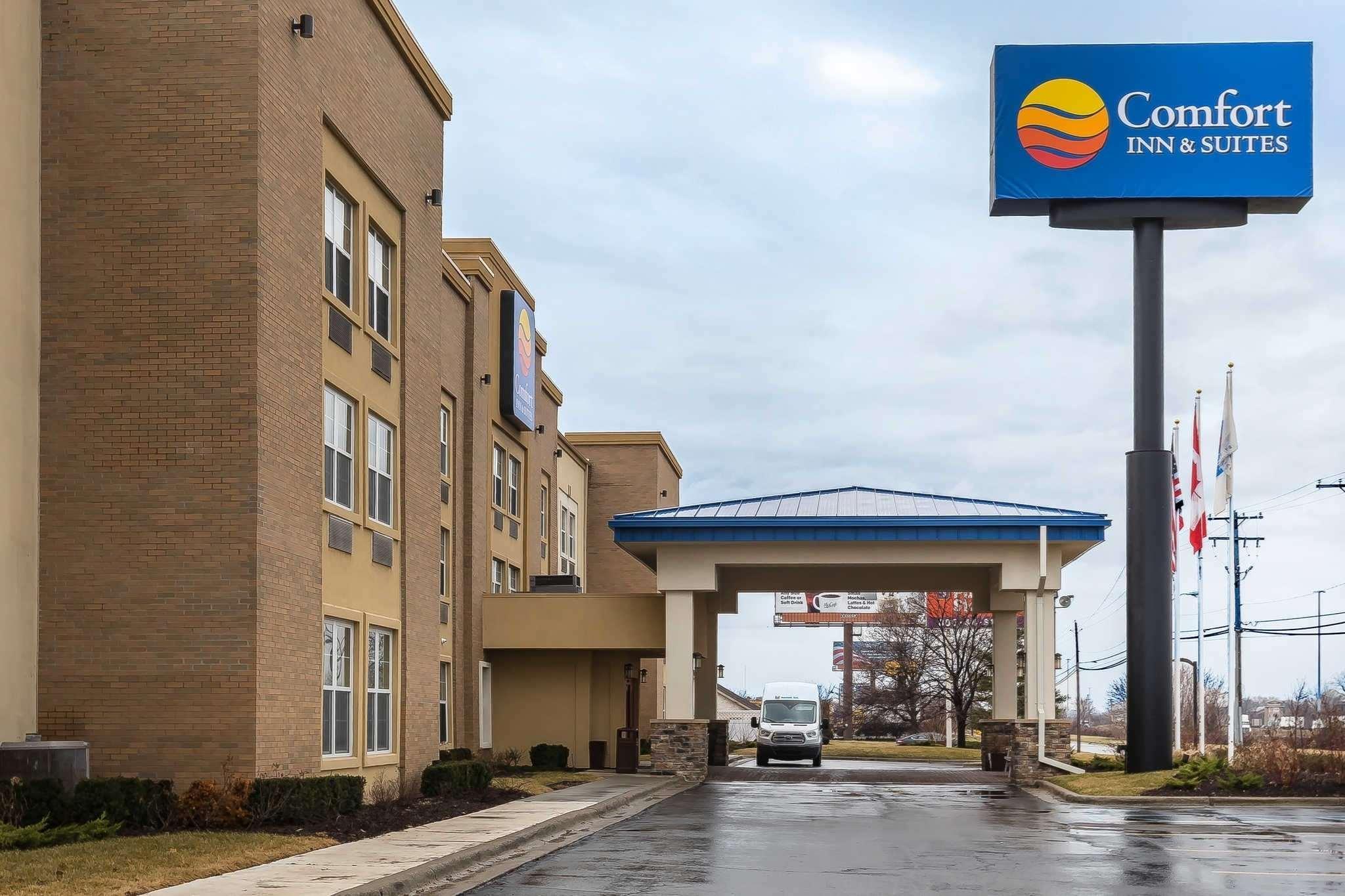 Comfort & - Dearborn 3*