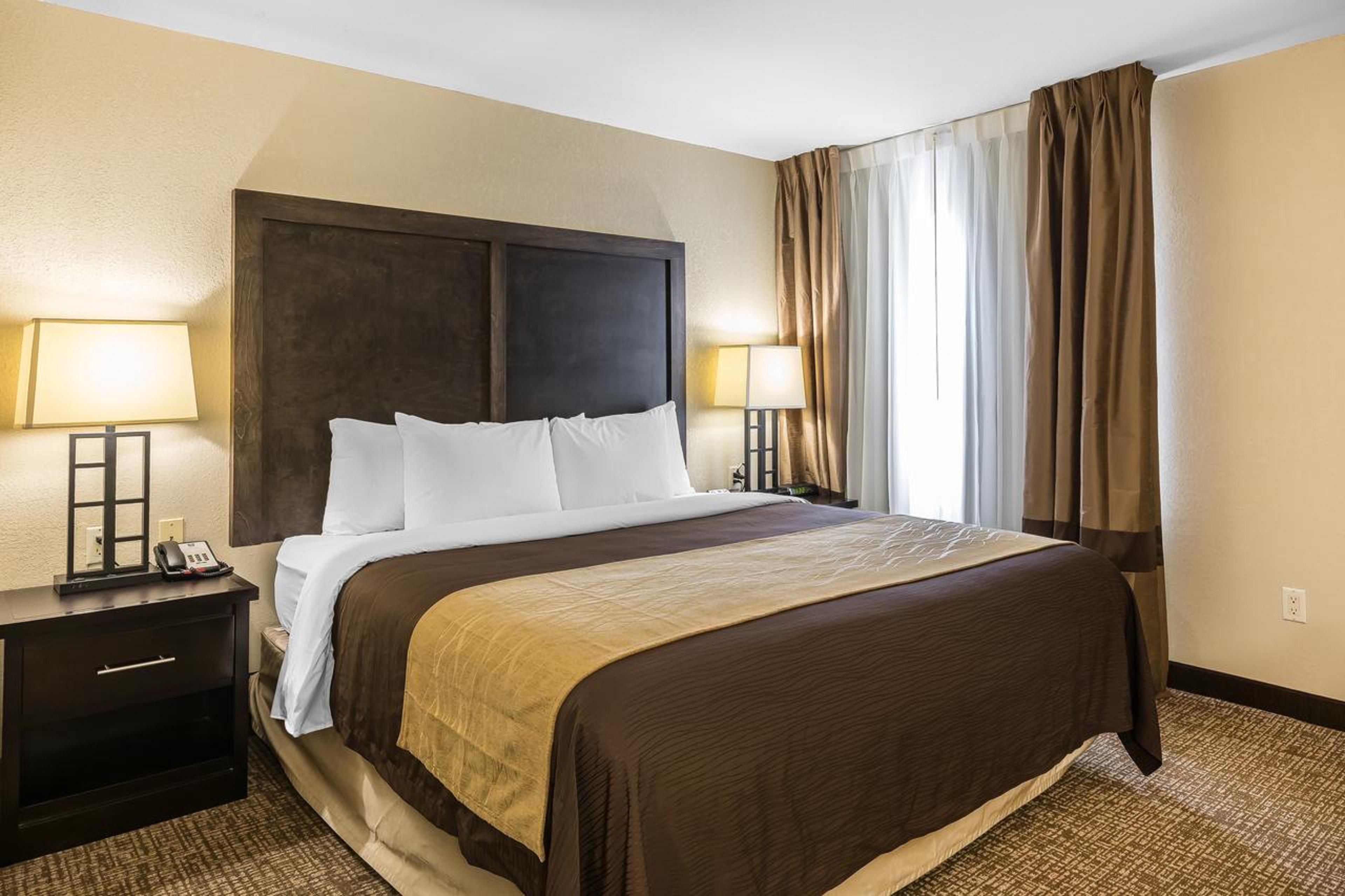 Comfort & - Dearborn Hotel 3*