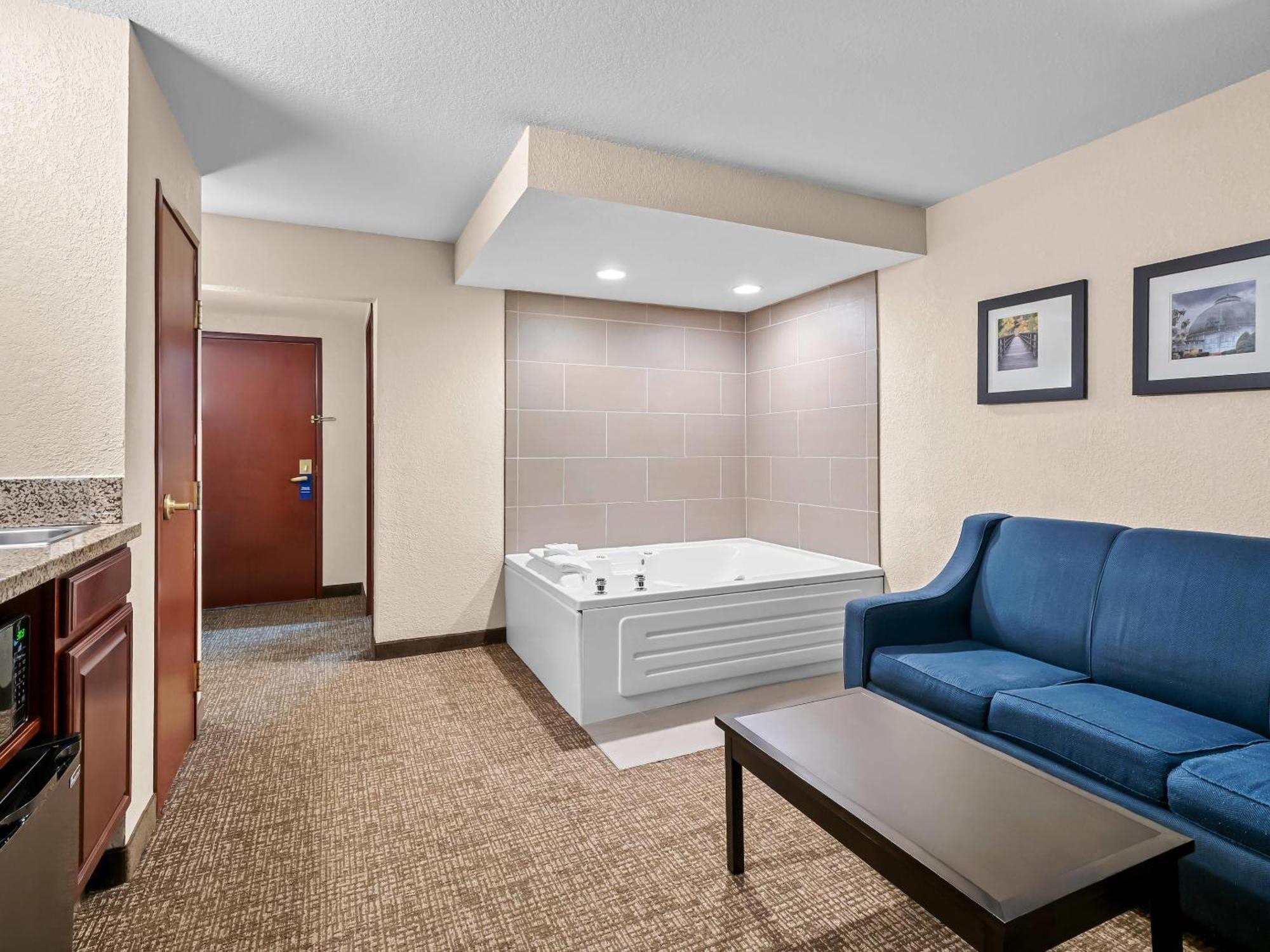 Hotel Comfort & - Dearborn Allen Park