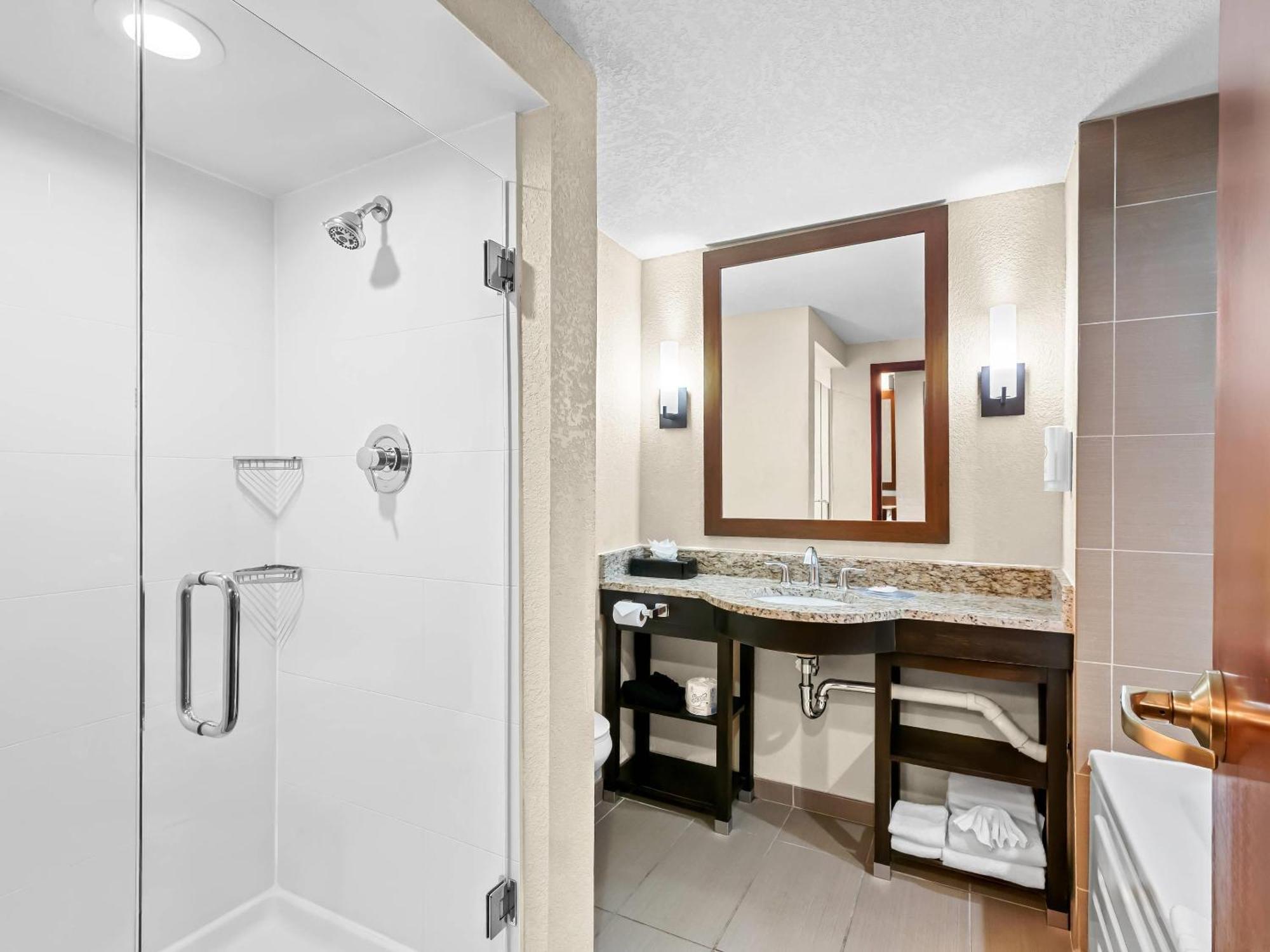 Hotel Comfort & - Dearborn Allen Park