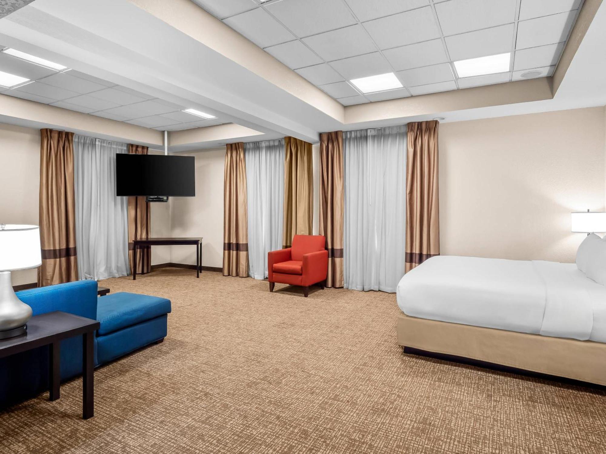 Comfort & - Dearborn Hotel