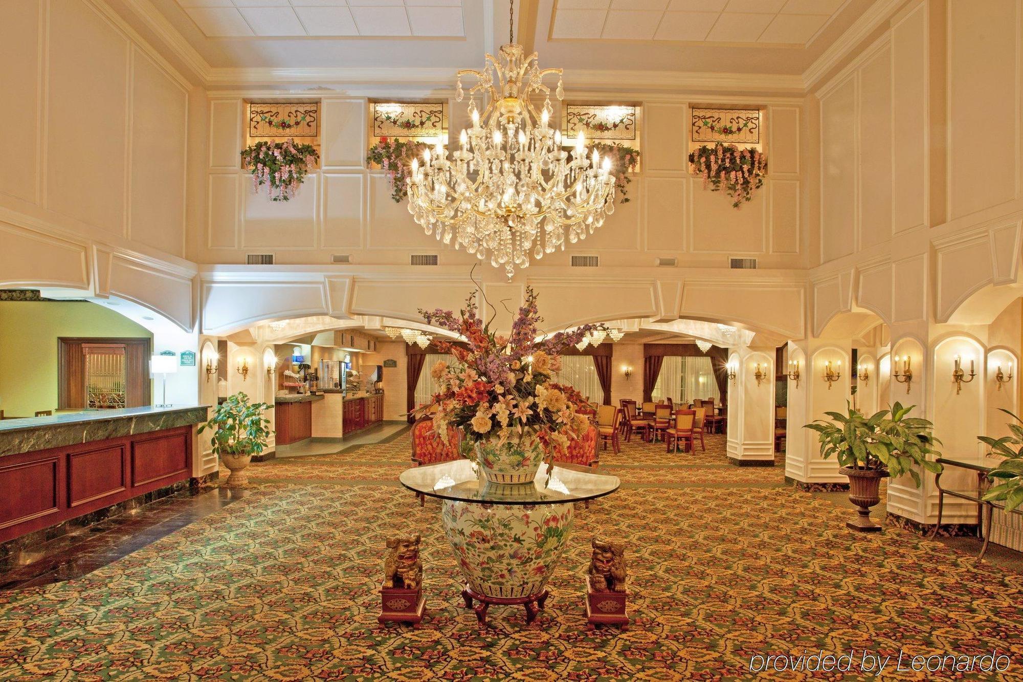 Hotel Comfort & - Dearborn 3*