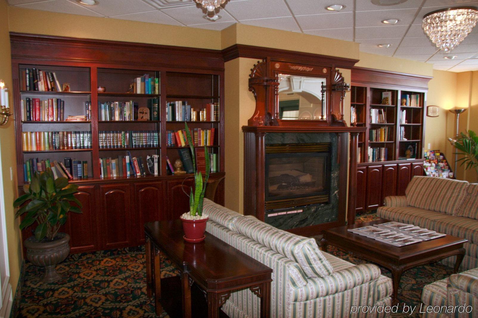 Hotel Comfort & - Dearborn 3*